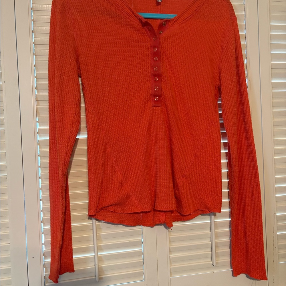 Free people women’s thermal orange Button-Up Top! Size large